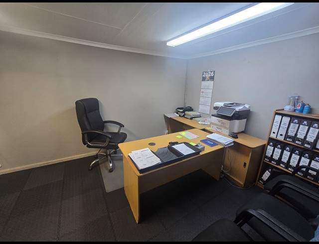 500M² WAREHOUSE TO LET IN ANDERBOLT